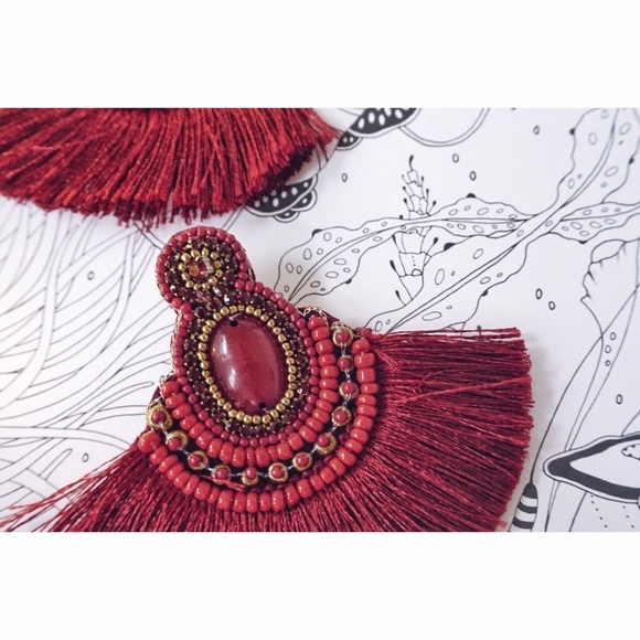 NEW! Burgundy Red Tassel Acrylic Beaded Earrings - Picture 4 of 6